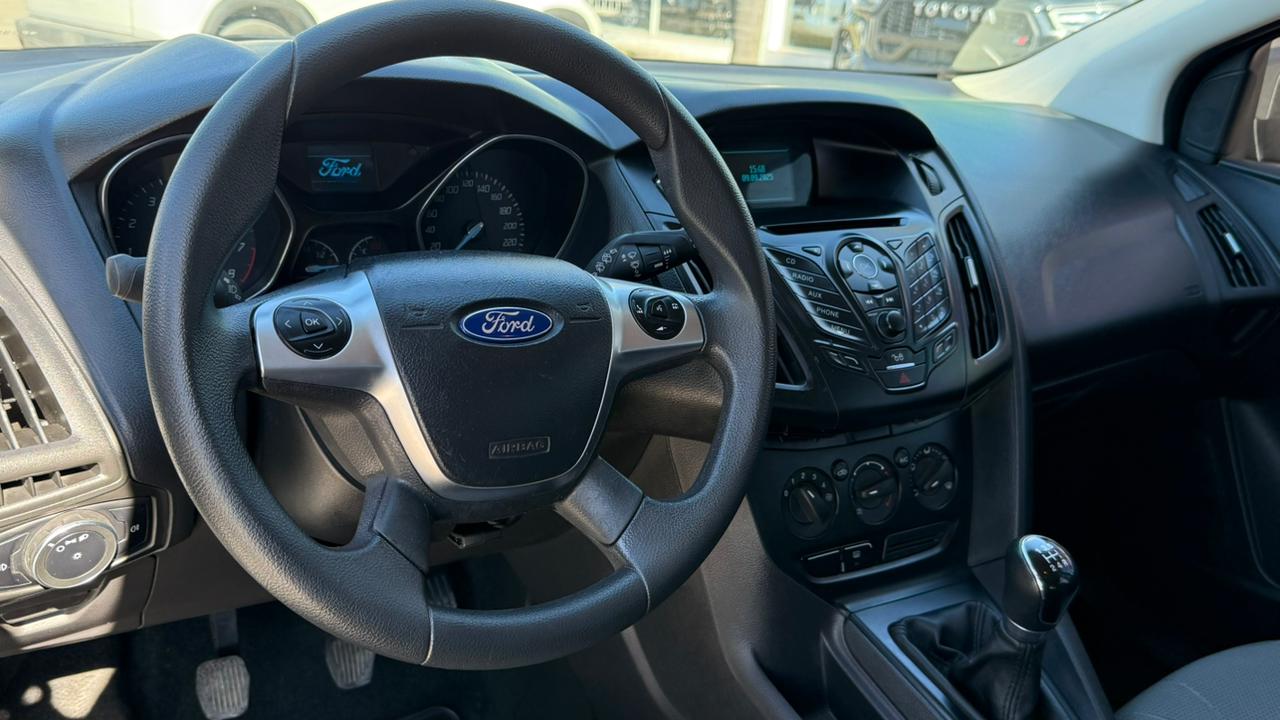 FORD - FOCUS S 1.6  - MANUAL - 2015